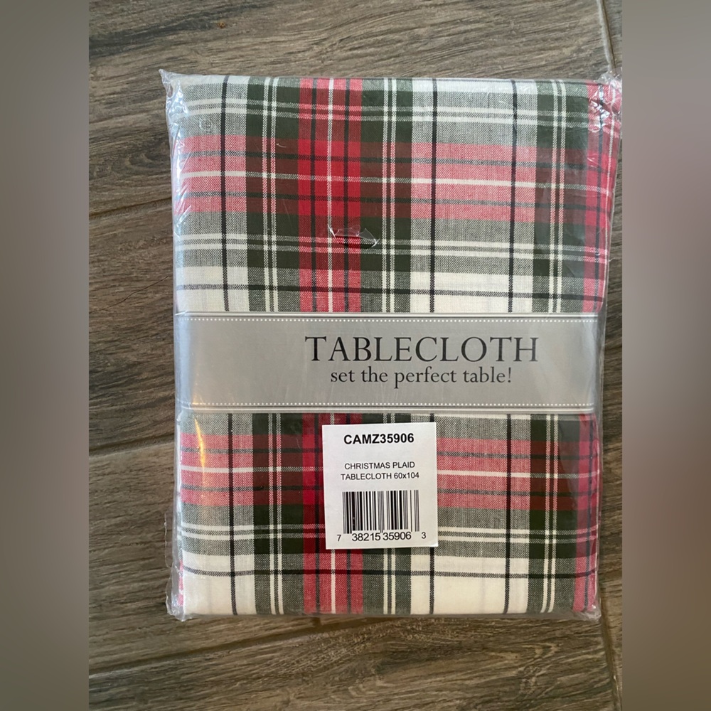 Christmas Plaid Tablecloth - Red & Green Design Imports 60x104 NIP